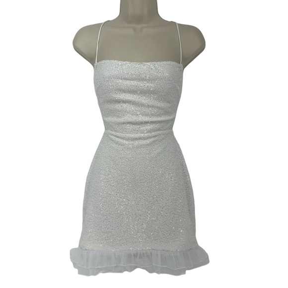 Lucy in the Sky White Mini Dress - Picture 4 of 11